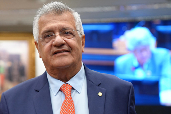 bacelar-comemora-aprovacao-de-projeto-que-libera-jogos-de-apostas