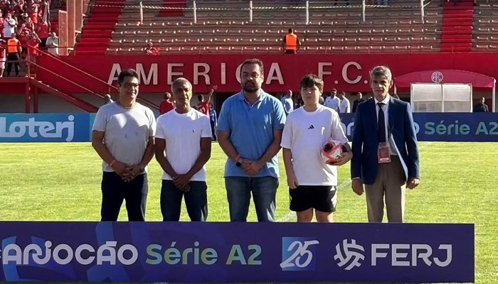claudio-castro-acompanha-abertura-do-carioca-serie-a2-loterj-em-mesquita