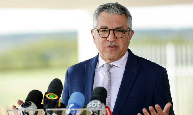 em-meio-a-disputa-padilha-diz-que-fazenda-e-esporte-cuidarao-das-apostas-esportivas