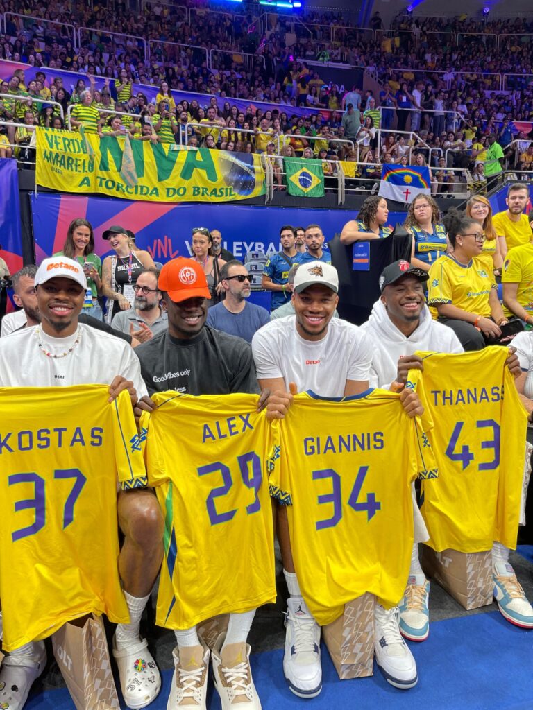 giannis-antetokounmpo-vibra-pelo-brasil-no-jogo-de-volei-no-maracanazinho-scaled-1