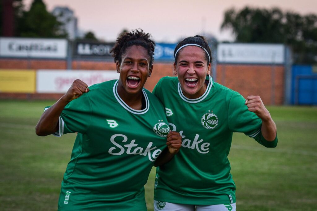 stake-brasil-transforma-patrocinio-em-impacto-real-para-o-futebol-feminino-3-1024x682-1 Stake Brasil transforma patrocínio em impacto real para o futebol feminino