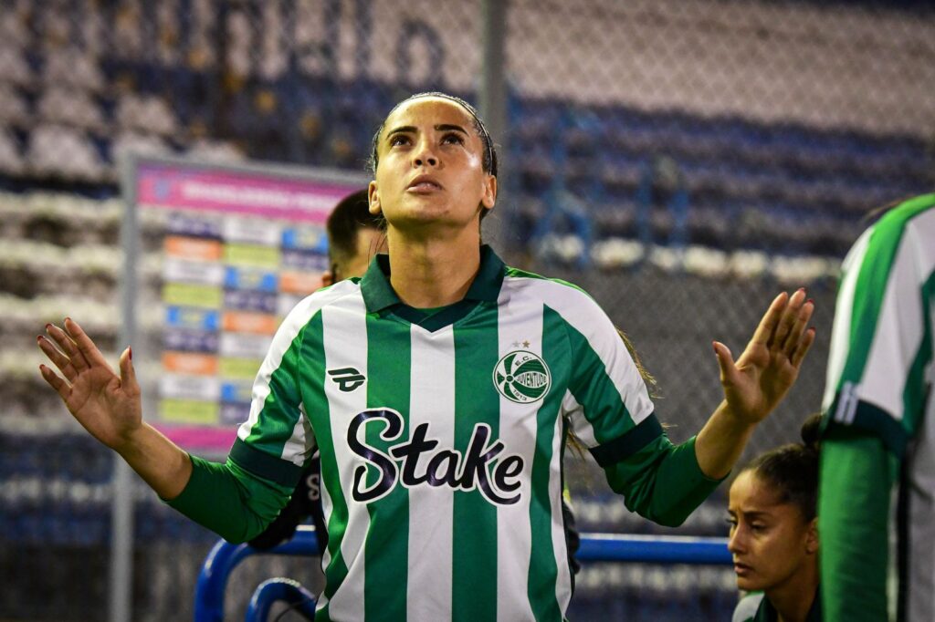 stake-brasil-transforma-patrocinio-em-impacto-real-para-o-futebol-feminino-5-1024x682-1 Stake Brasil transforma patrocínio em impacto real para o futebol feminino