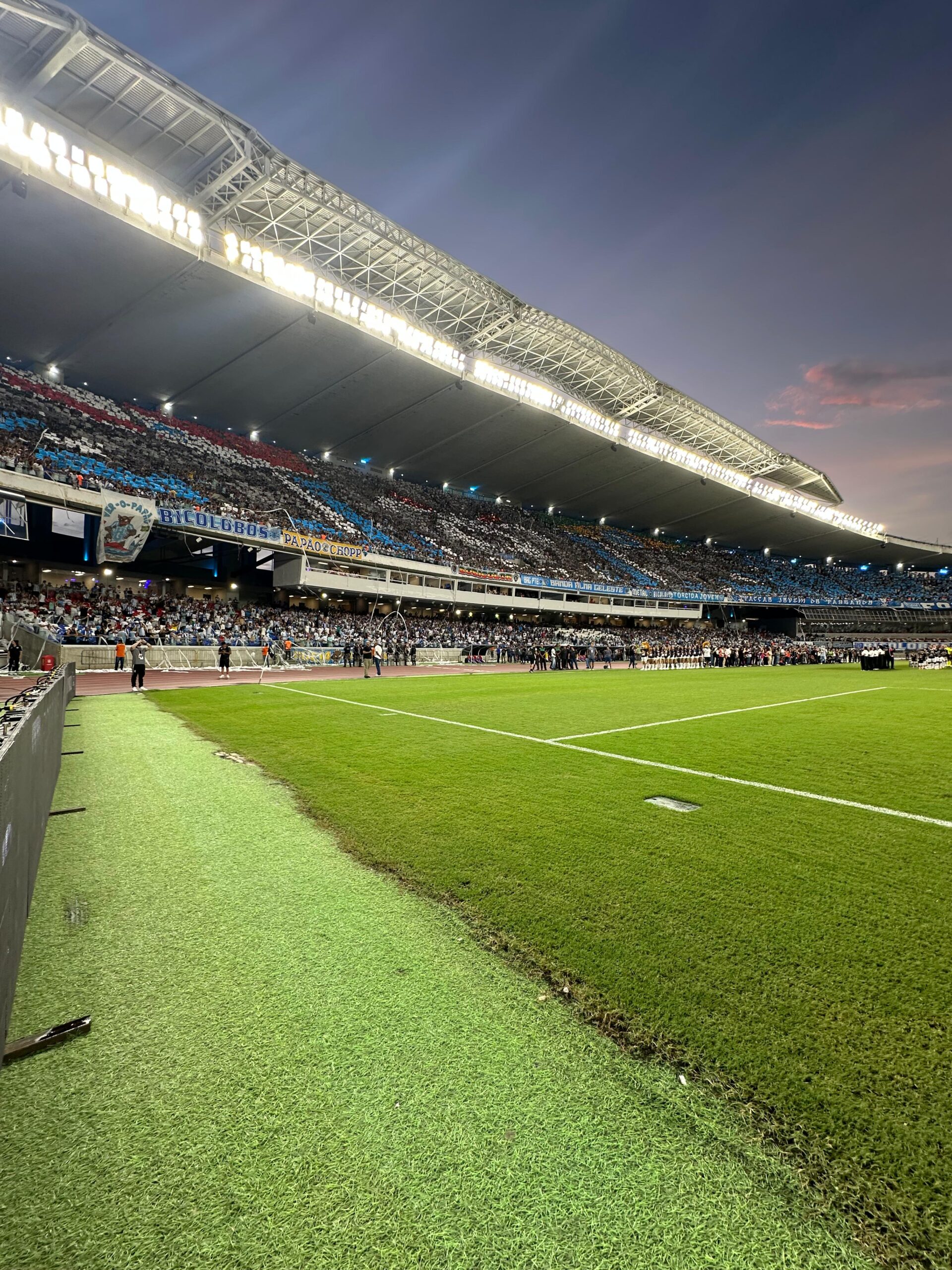 superbet-coloca-torcedores-no-campo-na-serie-b-do-brasileirao-2-scaled-1 Superbet coloca torcedores no campo na Série B do Brasileirão