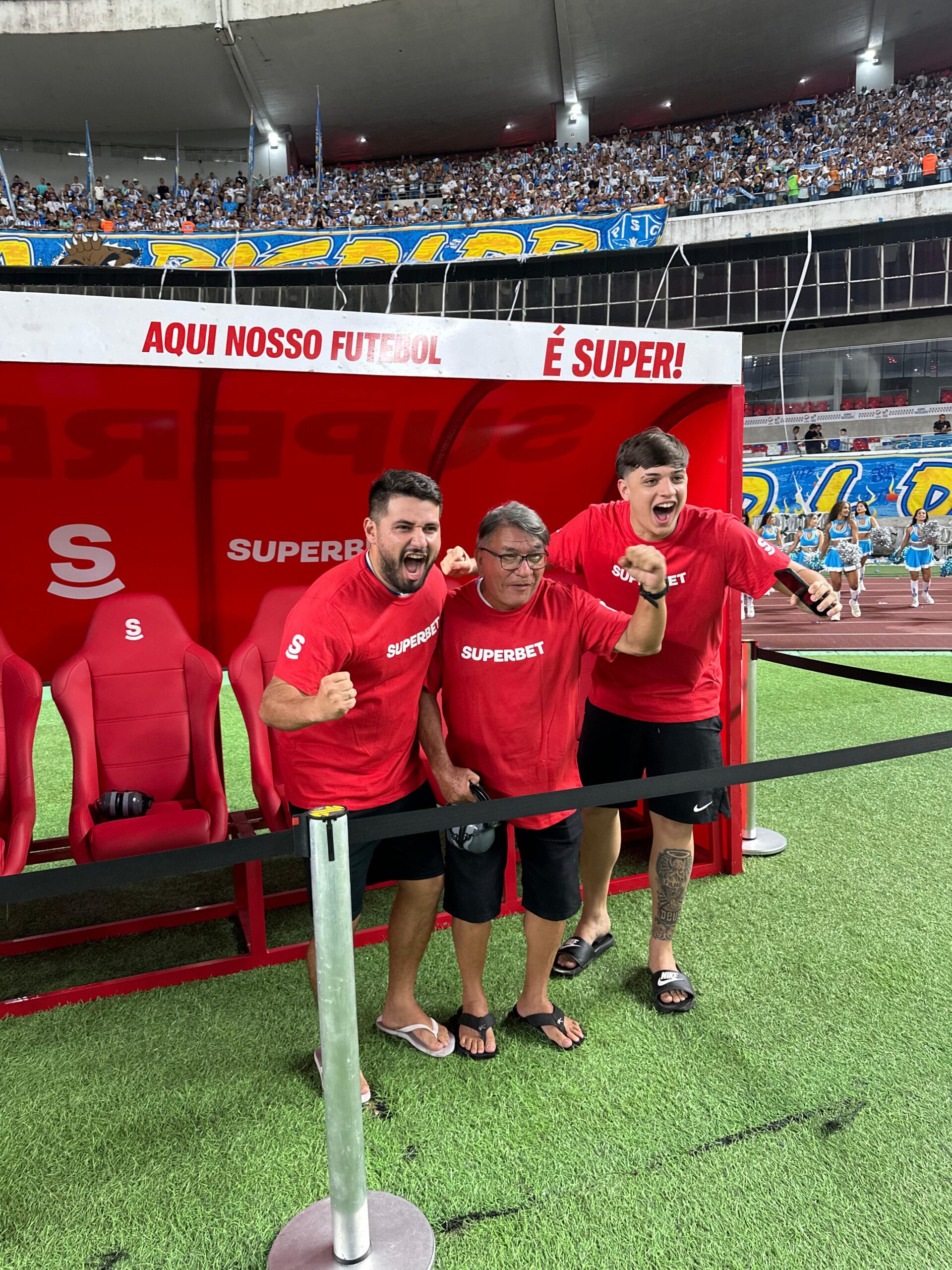 superbet-coloca-torcedores-no-campo-na-serie-b-do-brasileirao-3-scaled-1 Superbet coloca torcedores no campo na Série B do Brasileirão