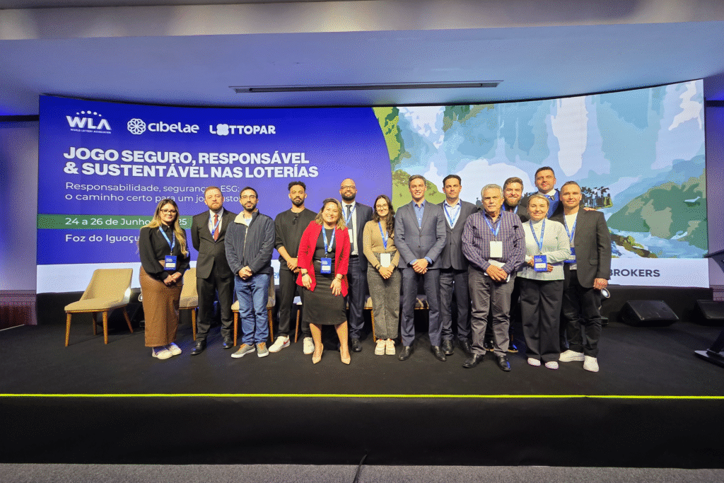 8-1024x683-1 Foz do Iguaçu recebe seminário internacional histórico: Lottopar brilha ao sediar seminário que reuniu líderes de 16 países