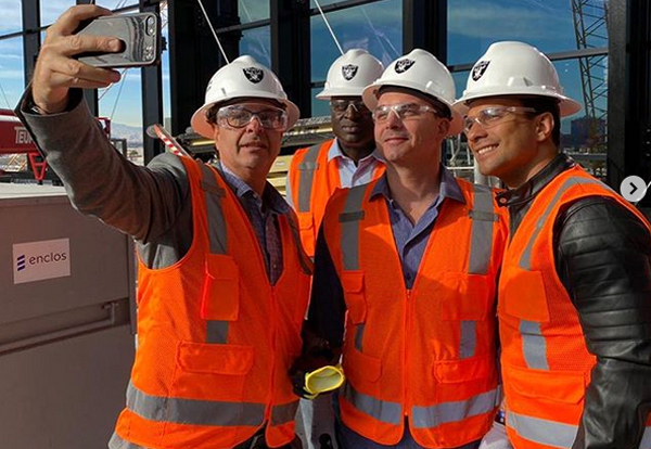 Vegas_Bolsonaro Flávio Bolsonaro é contra PL dos jogos, mas frequenta cassinos e se reúne com operadoras em Las Vegas