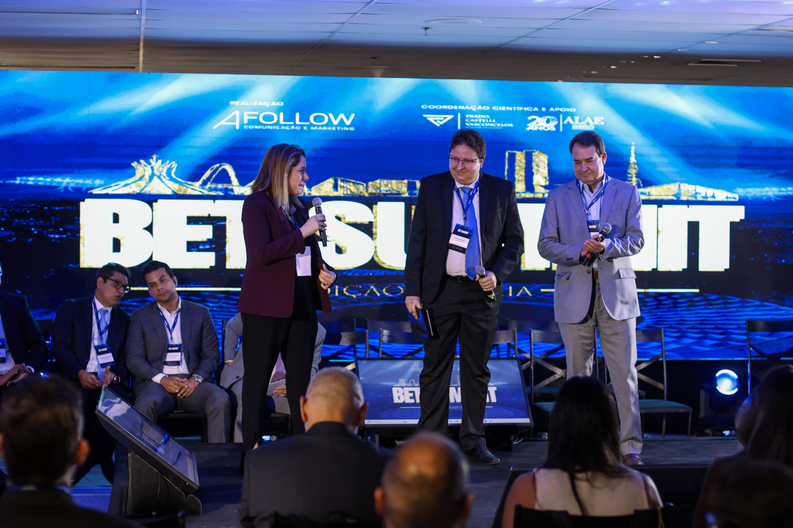 bet-summit-2025-comprova-sucesso-com-bons-paineis-e-modelo-estilo-arena-4-scaled-1 Bet Summit 2025 comprova sucesso com bons painéis e modelo estilo arena