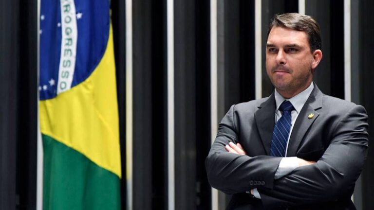 flavio-bolsonaro-e-contra-pl-dos-jogos-mas-frequenta-cassinos-nos-eua