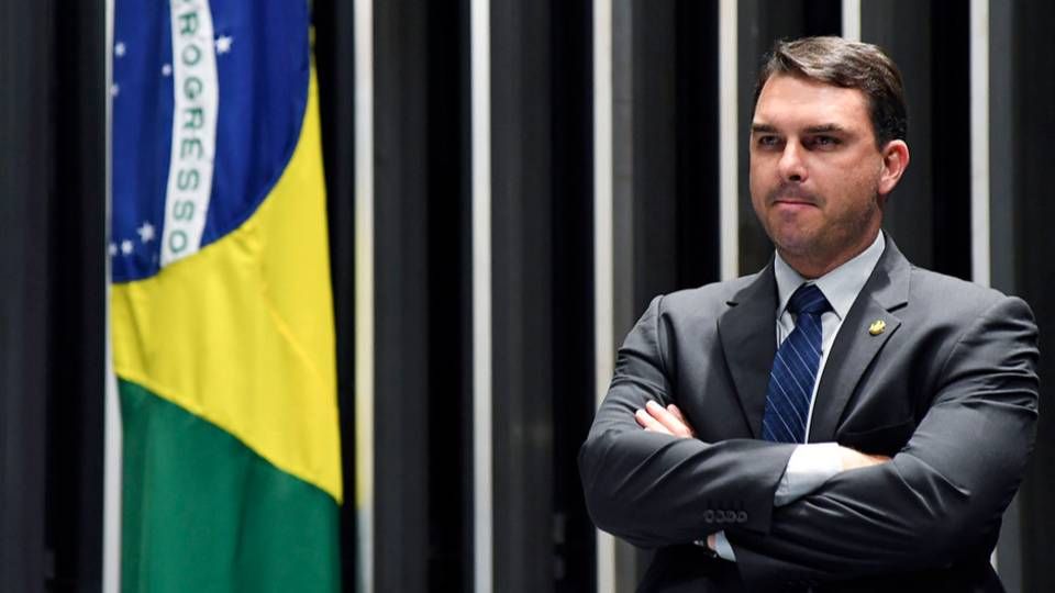 flavio-bolsonaro-e-contra-pl-dos-jogos-mas-frequenta-cassinos-nos-eua